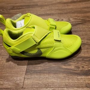 Nike Womens Cycle sz.9